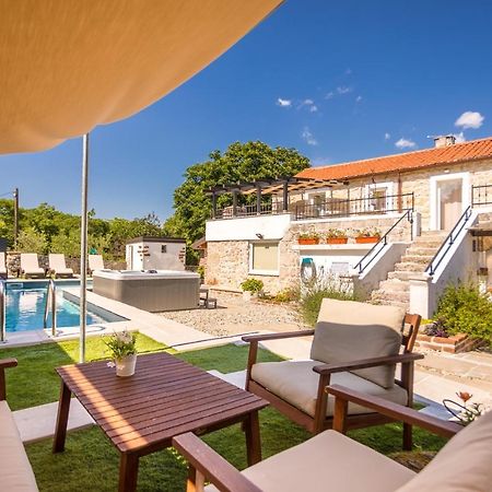 Villa Hrustika - Heated Pool, Jacuzzi & Sauna Gabonjin Eksteriør bilde