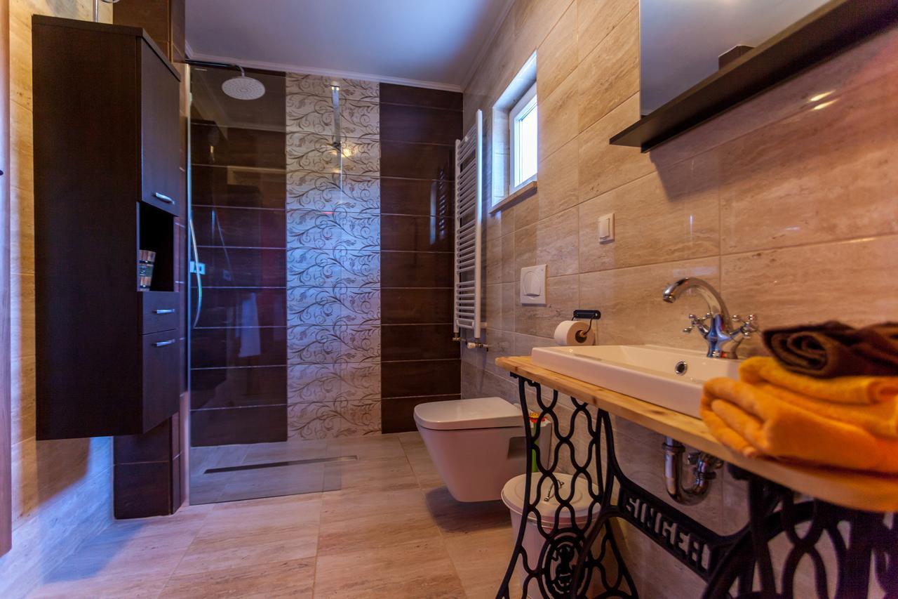 Villa Hrustika - Heated Pool, Jacuzzi & Sauna Gabonjin Eksteriør bilde