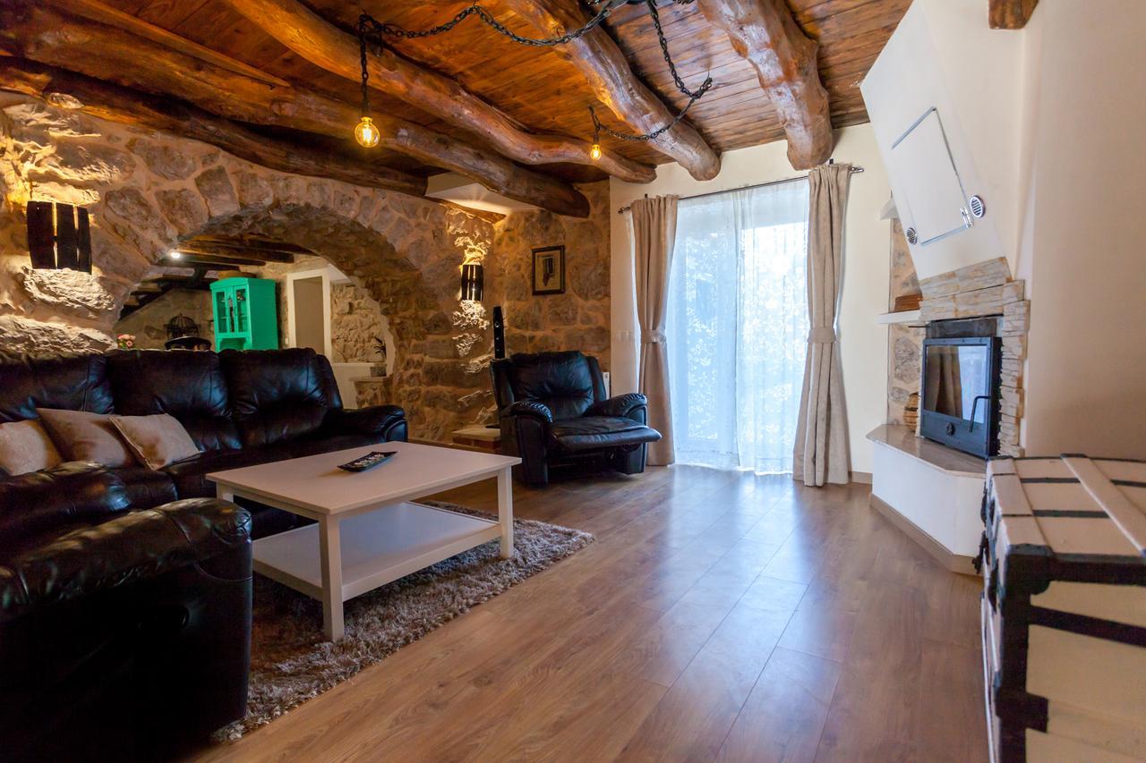Villa Hrustika - Heated Pool, Jacuzzi & Sauna Gabonjin Eksteriør bilde